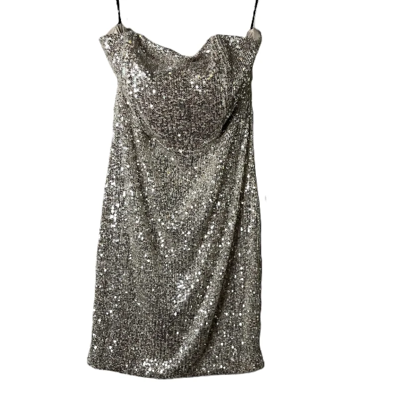 Dress Party Short By Forever 21 In Silver, Size: S